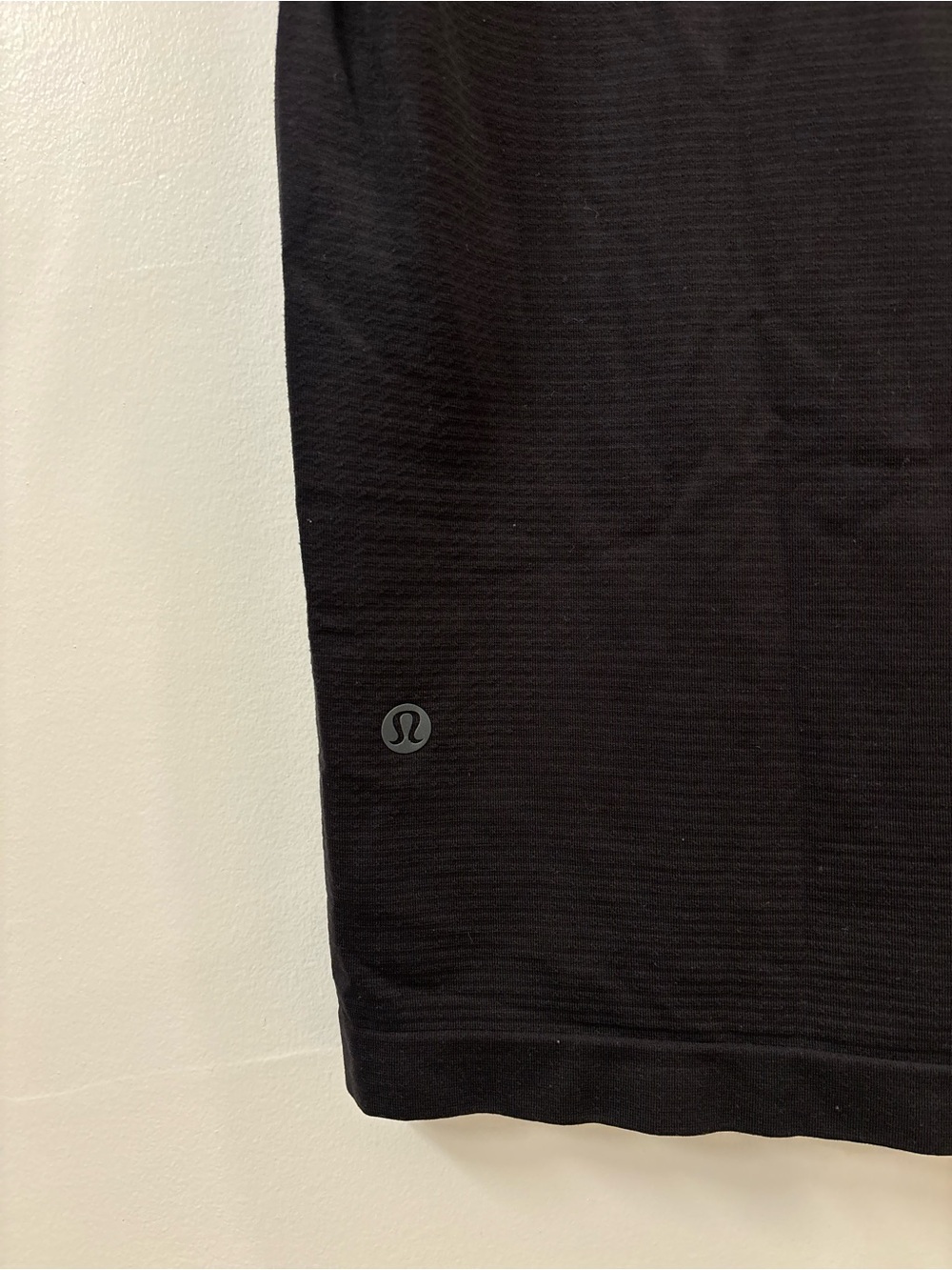 lululemon Men’s Metal Vent Tee Black/Black Size Men’s Small - Picture 5 of 5